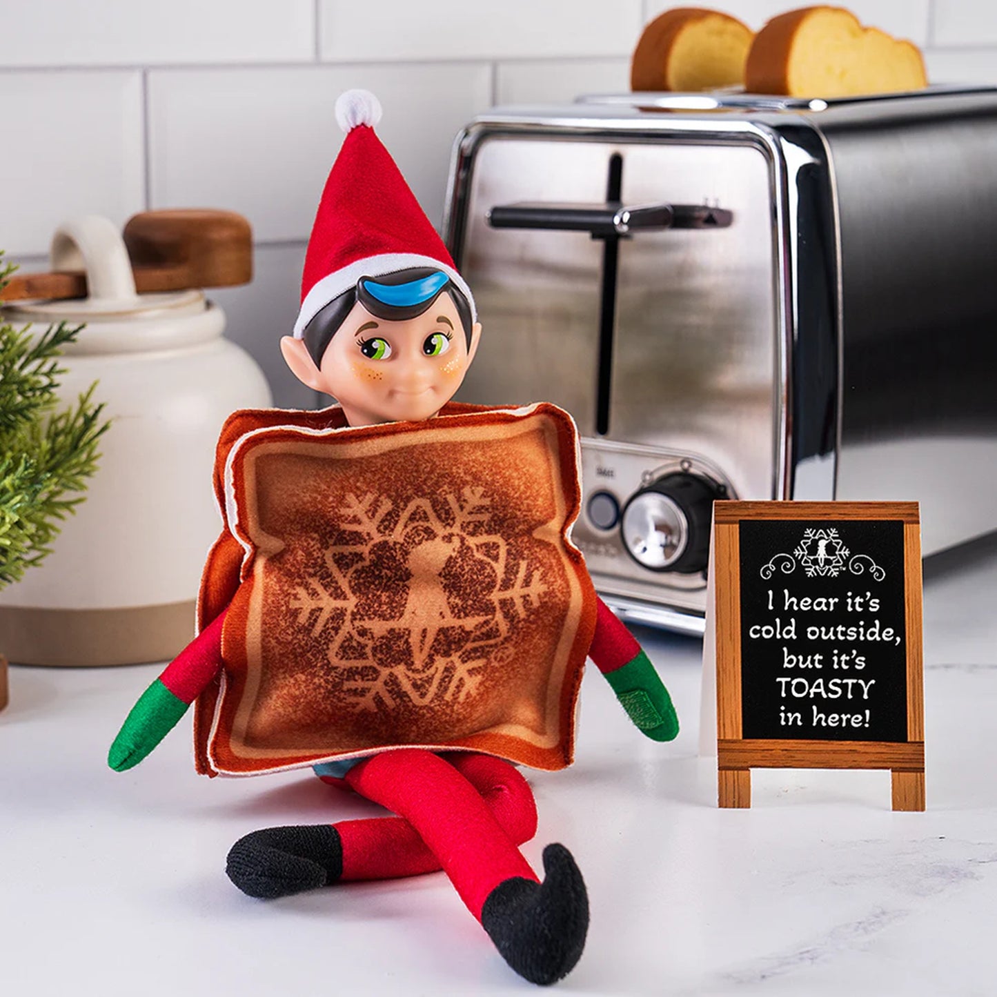 The Elf on the Shelf  Polar Props Toasty Roasty Prop Set 