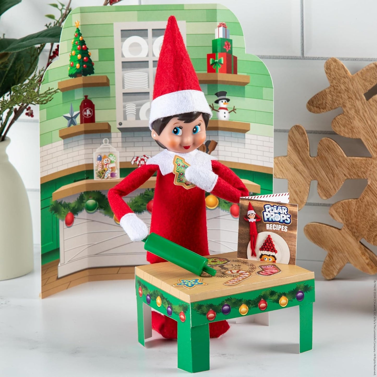 The Elf on the Shelf 24-Day Ultimate Kit – Official Elf Accessories with 70+ Props, Idea Cards, and Backdrops