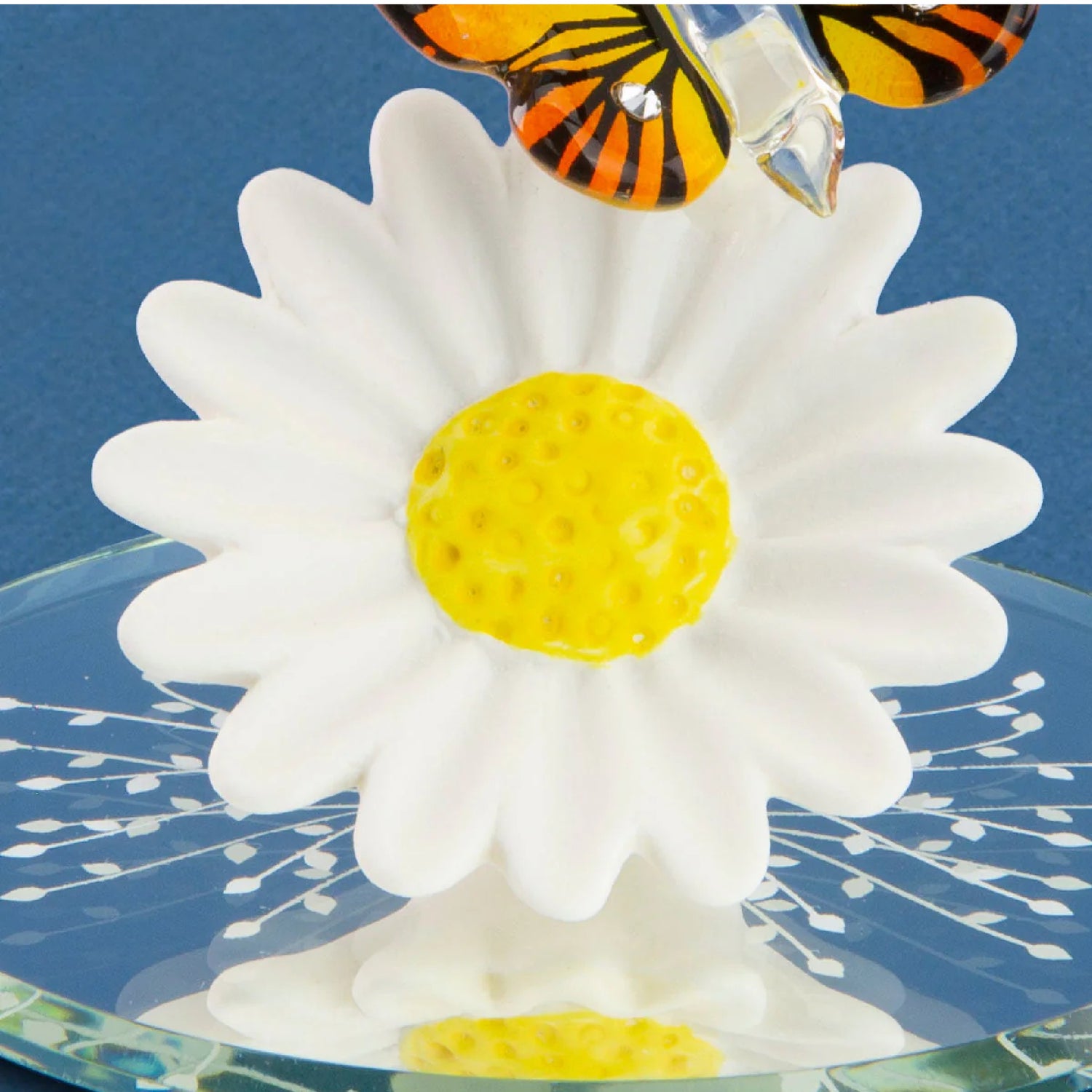 Glass Baron Daisy with Monarch Butterfly