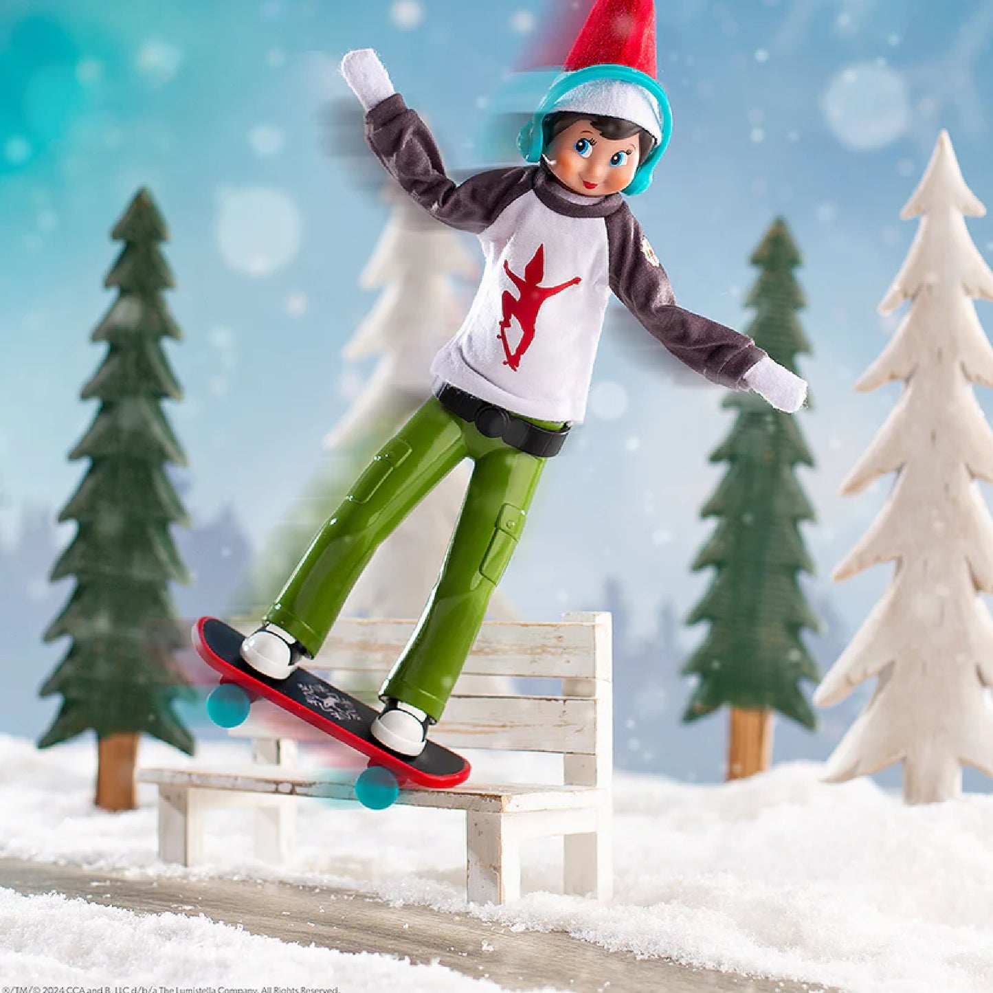 The Elf on the Shelf MagiFreez Holly Jolly Ollie Skateboard Set