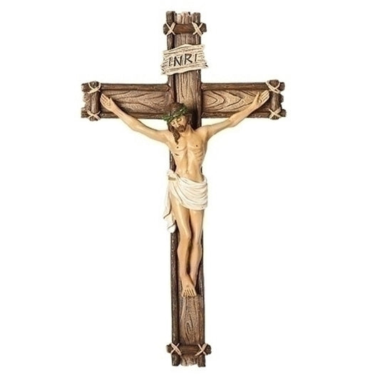 Crucifix mural en bois de 10 po de hauteur