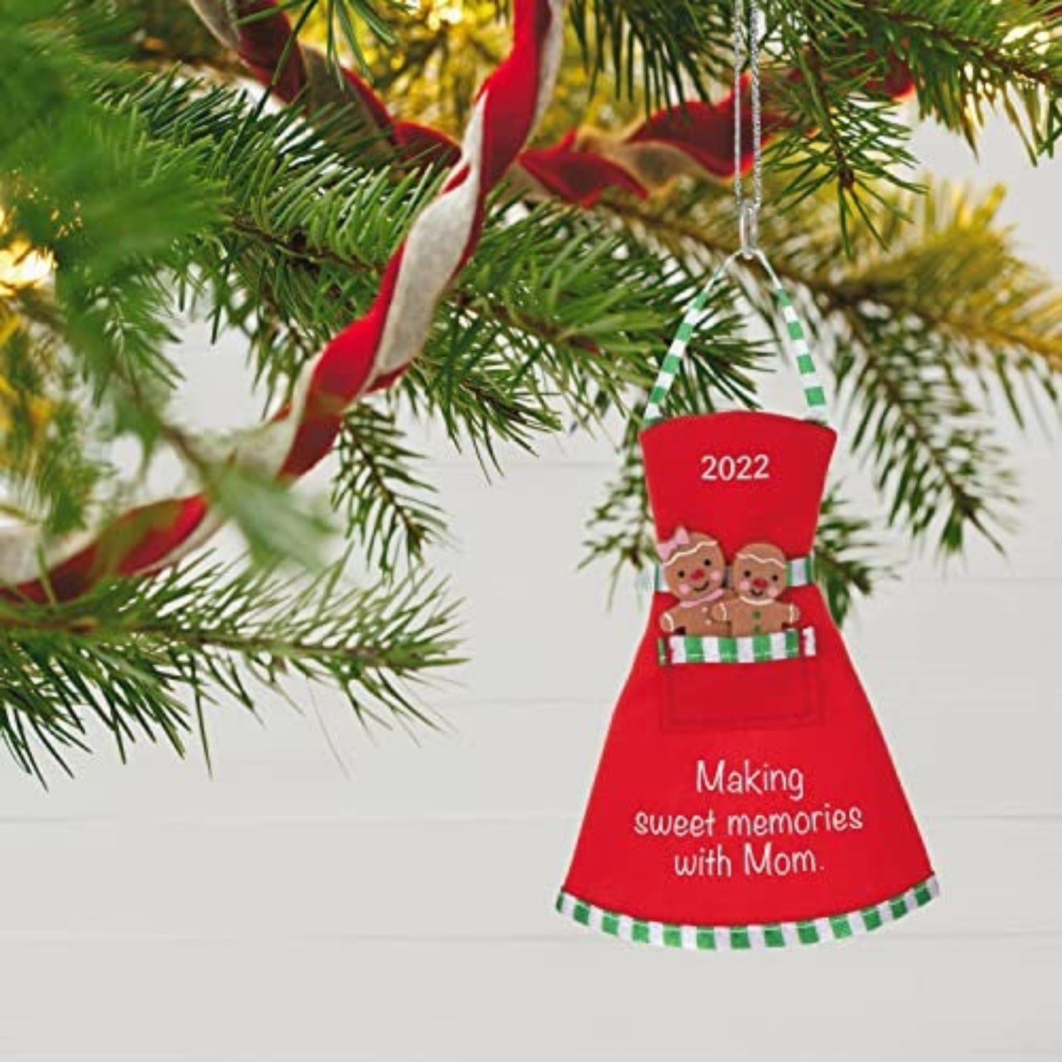 Hallmark Keepsake Christmas Ornament Memories with Mom 2022