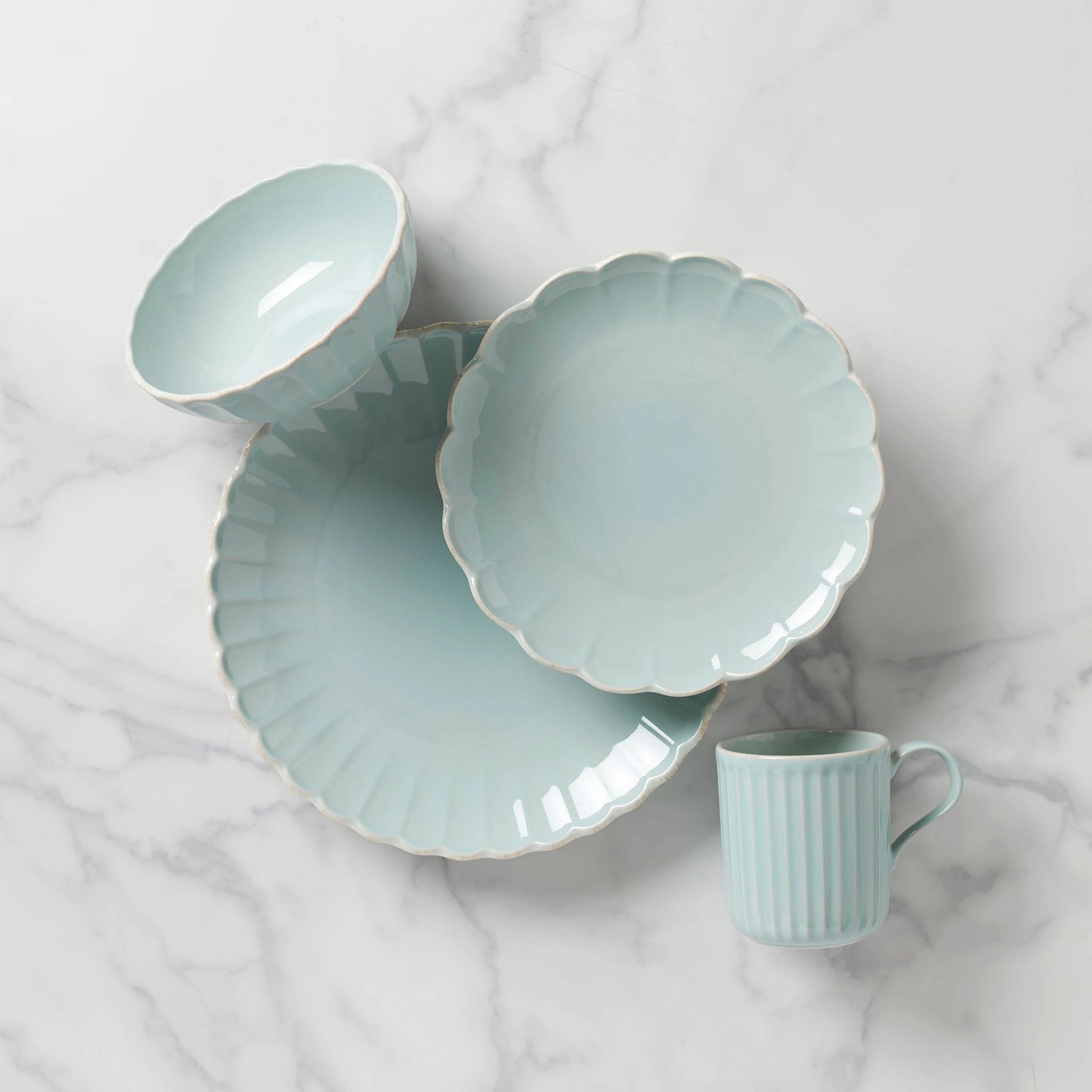 French Perle Scallop Ice Blue 4-Piece Place Setting by Lenox